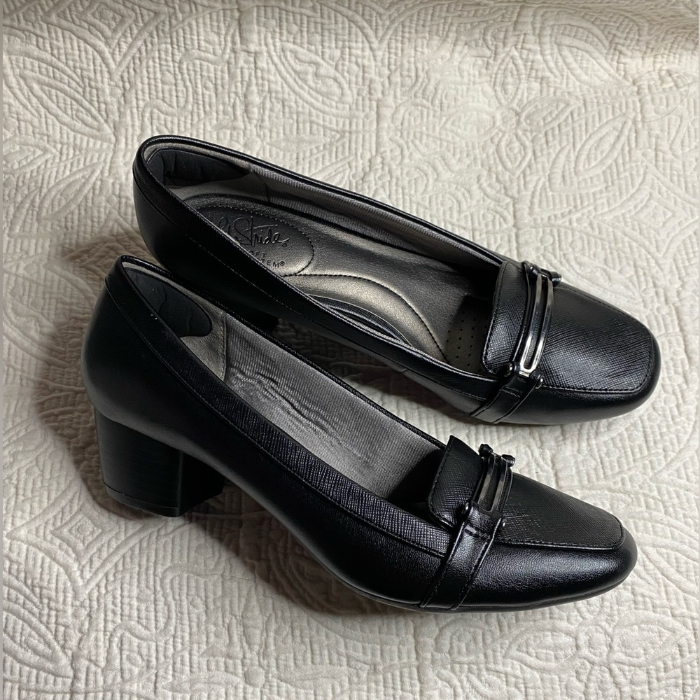 Life Stride Soft System Black Heel Loafers